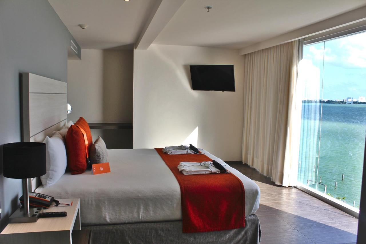 Junior Suite Lagoon View