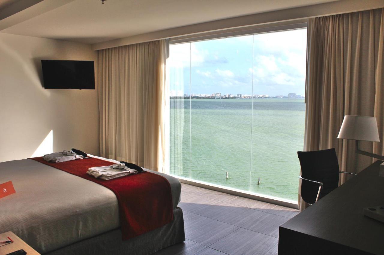 Junior Suite Lagoon View