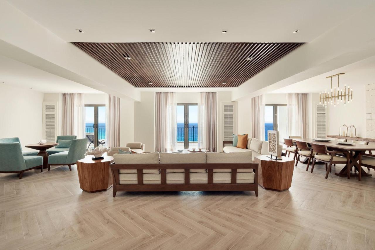 Club Level for 2 adults, Presidential Suite