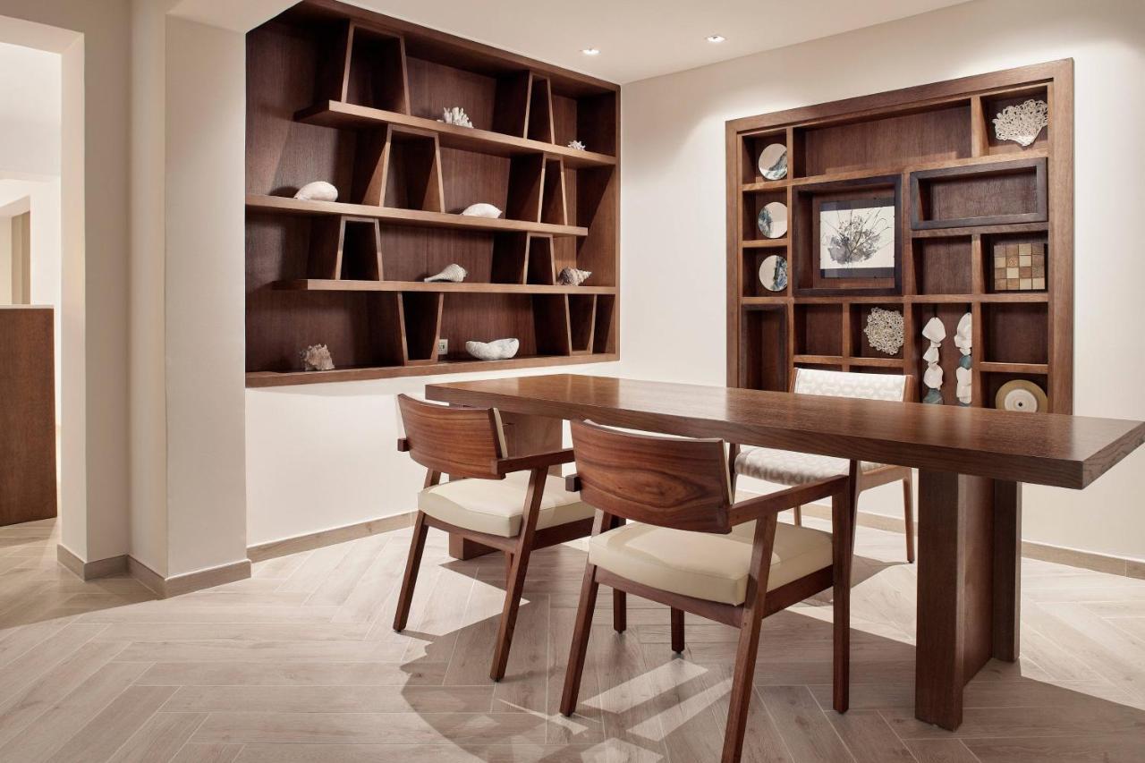 Club Level Presidential Suite