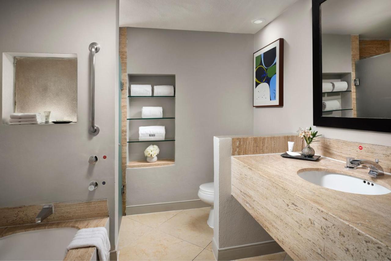 Double Room with Two Double Beds and Lagoon View,1419289083:JPEG