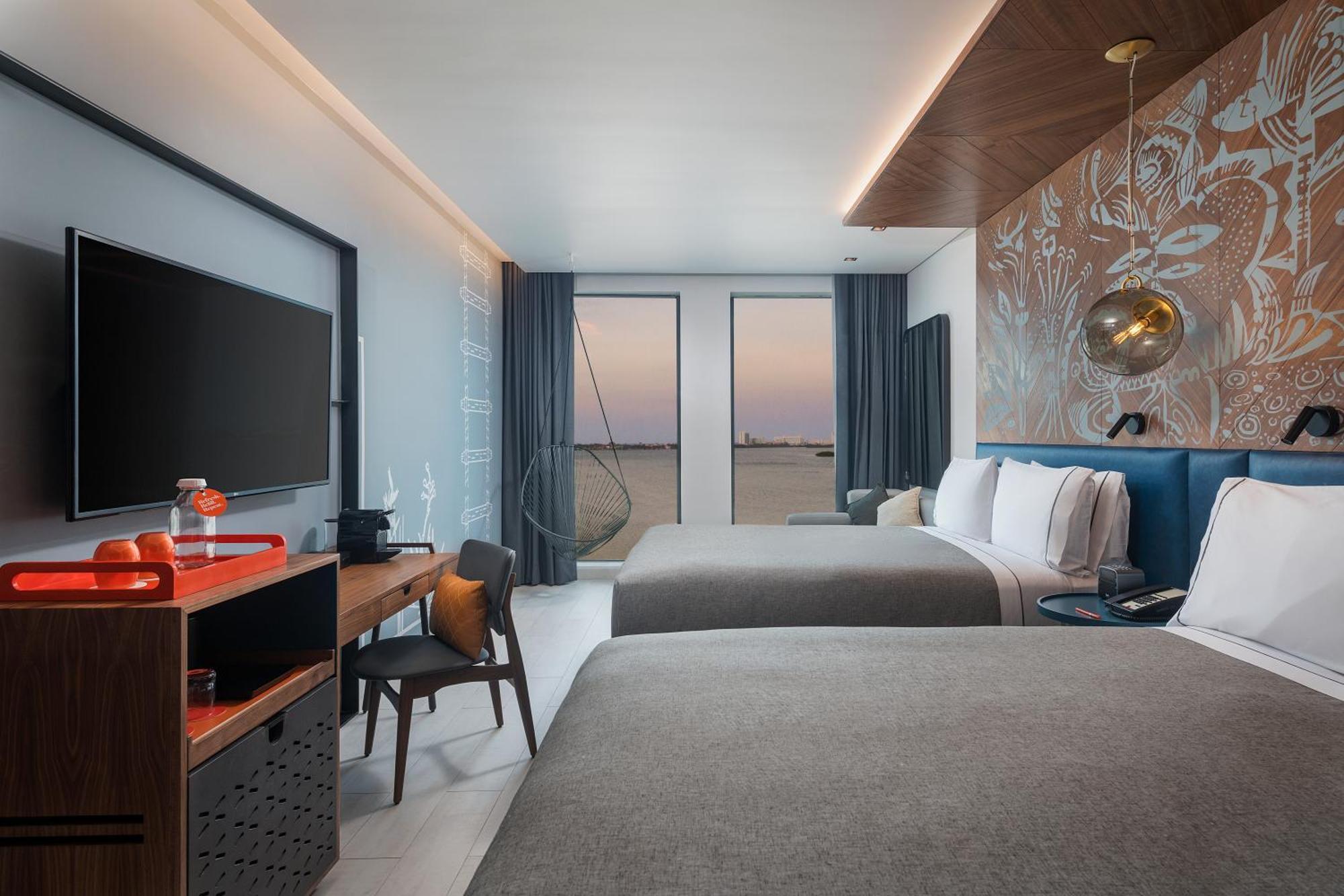 Two Queen Beds Room Sunset View
