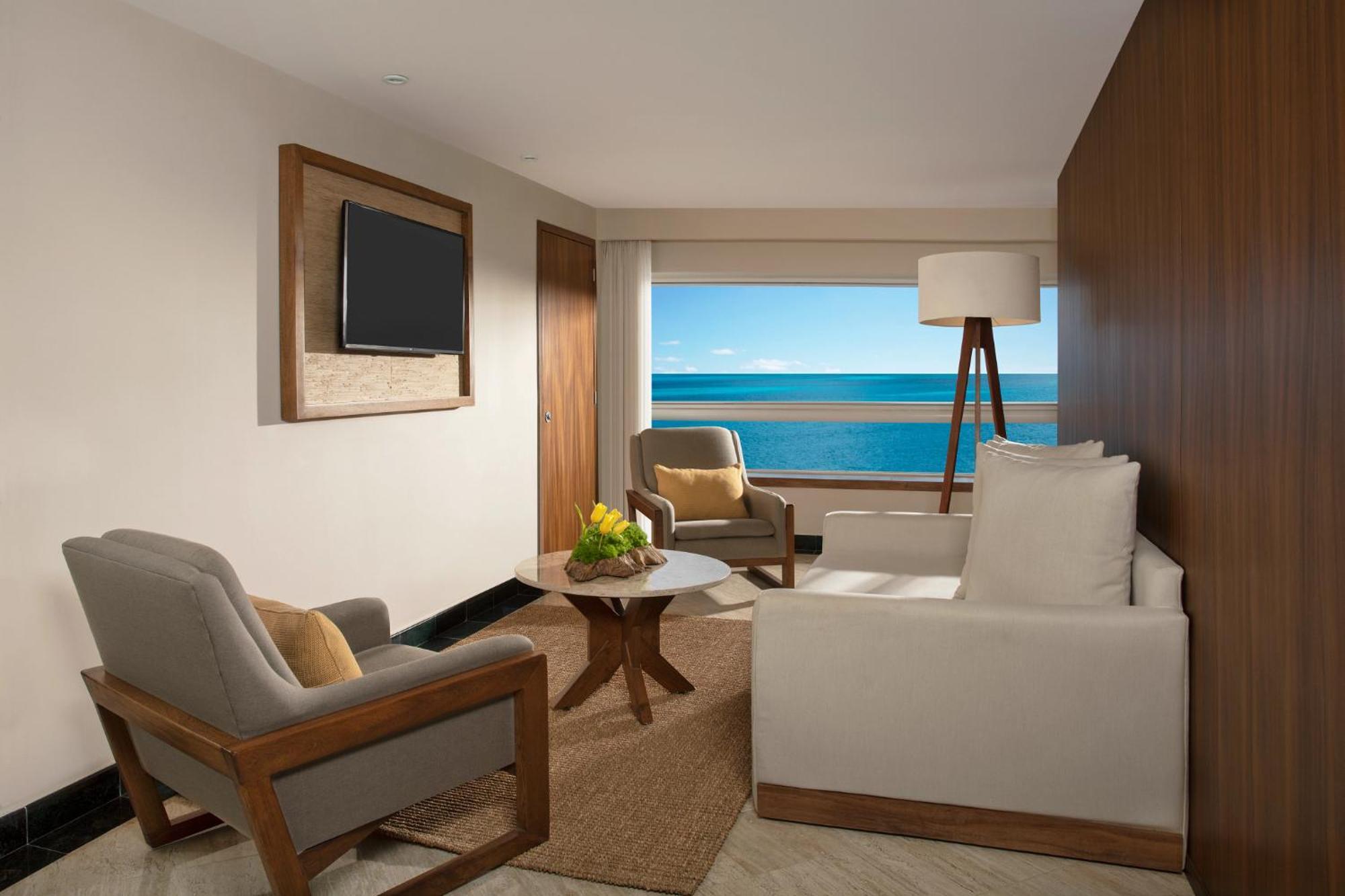 Preferred Club Junior Suite King,1615391939:JPEG