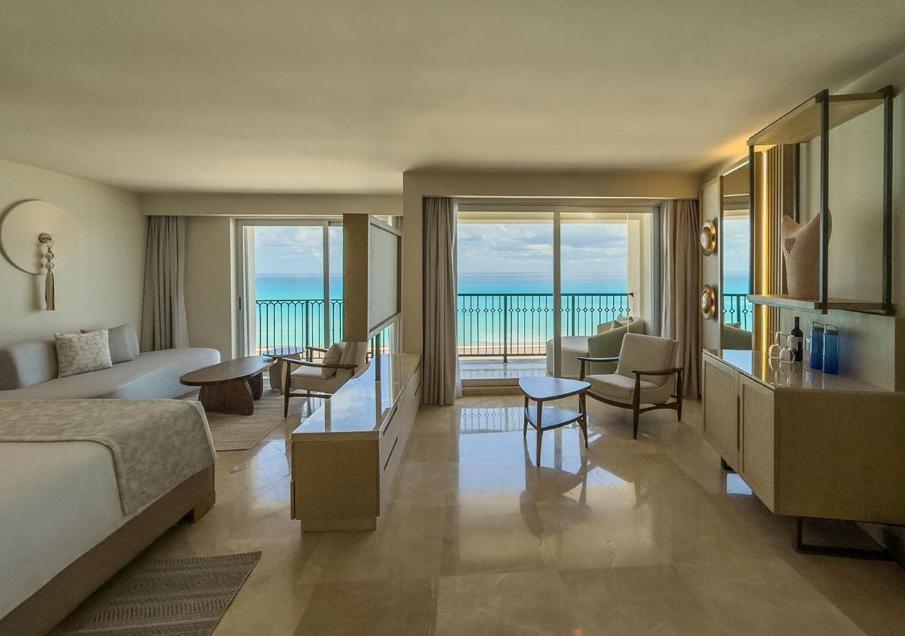 Royal Master Suite Jacuzzi