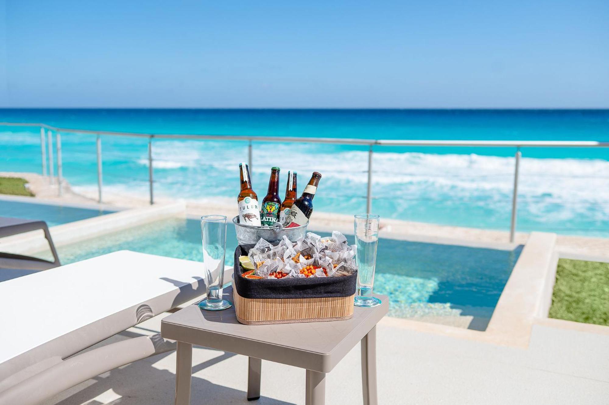 Beachfront Room plunge pool