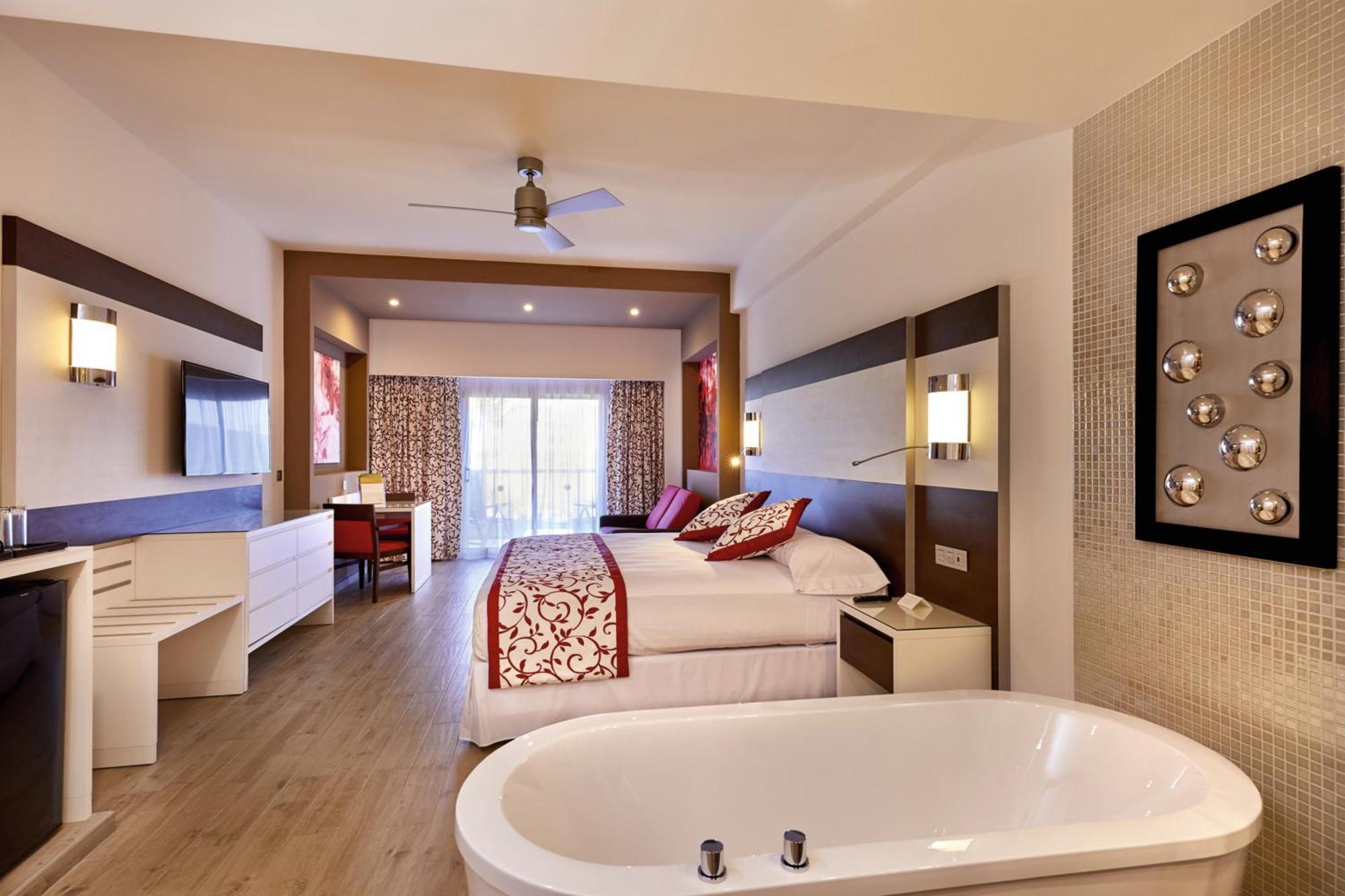 Junior Suite met Gedeeltelijk Uitzicht op Zee