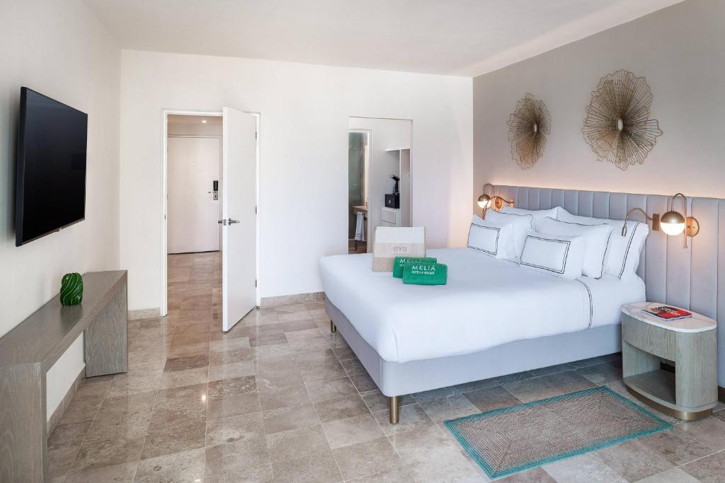 The Level Suite Ocean View With Balcony
