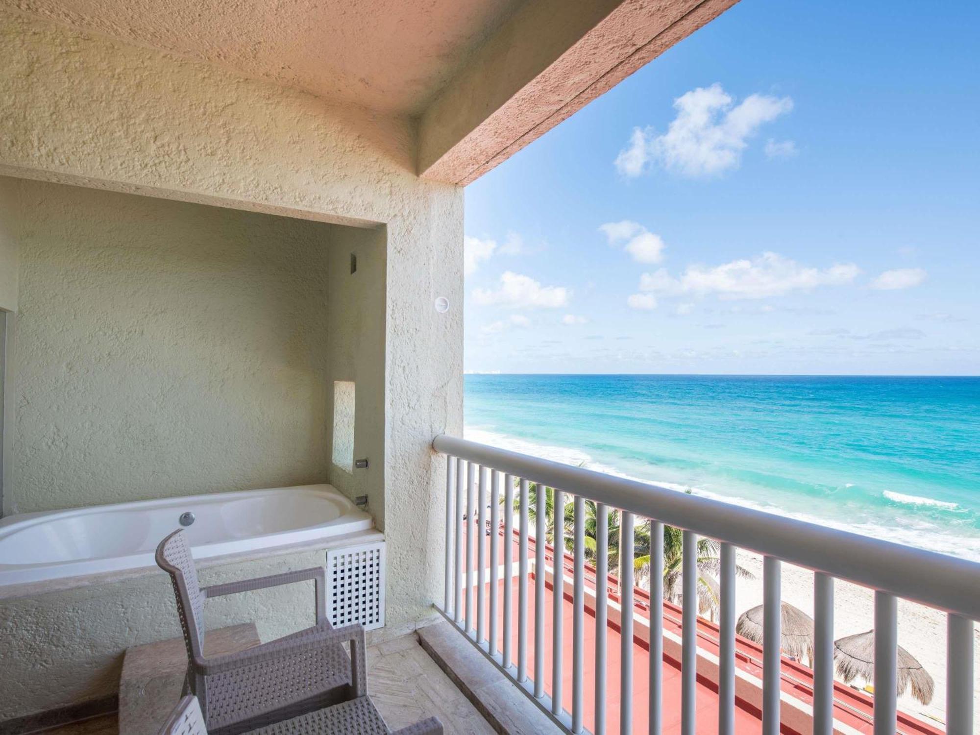 Two-Bedroom Deluxe King Suite Jacuzzi Terrace Oceanfront View