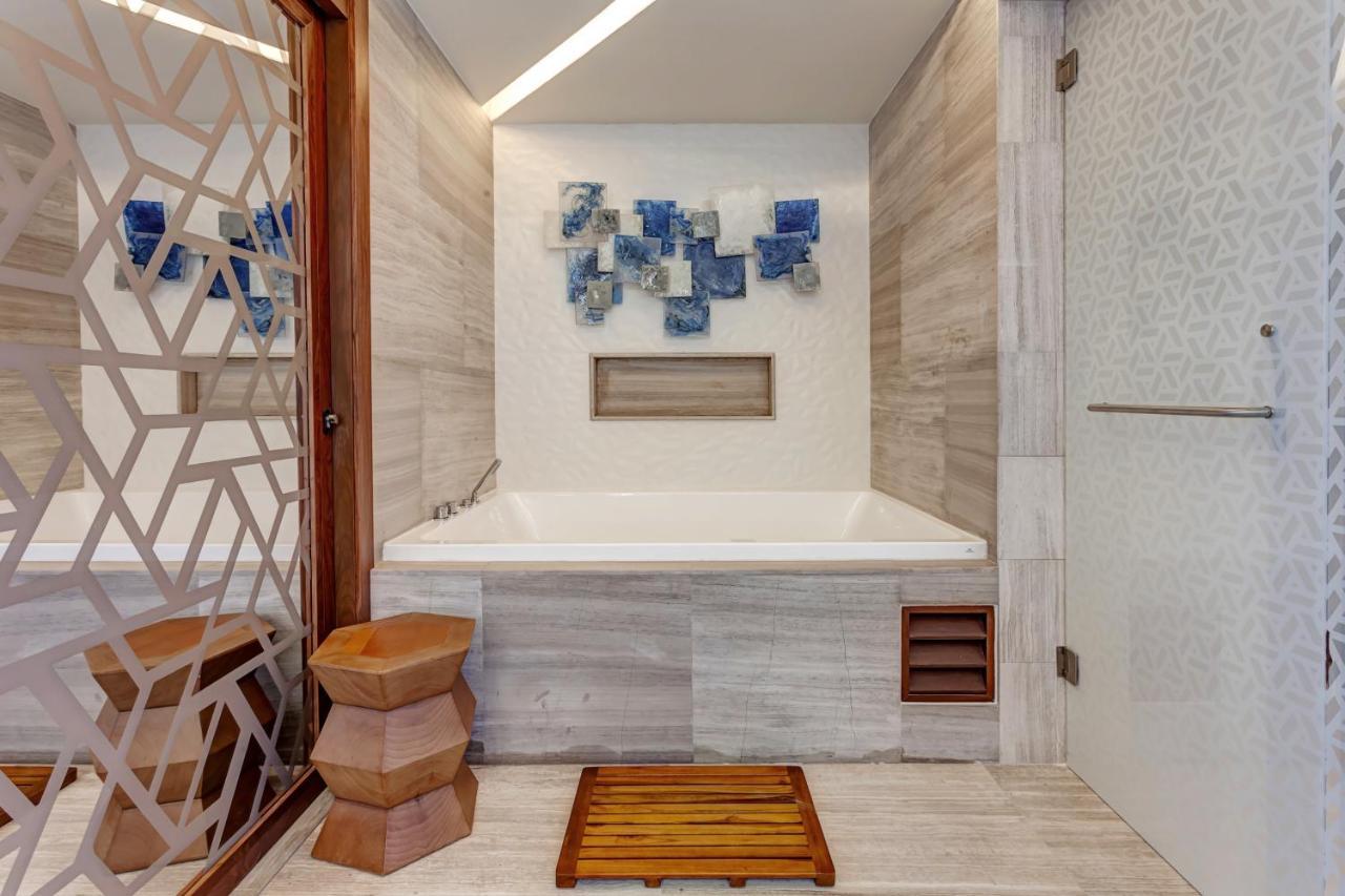 Luxury Chairman's Four Bedroom Suite Ocean Front Diamond Club