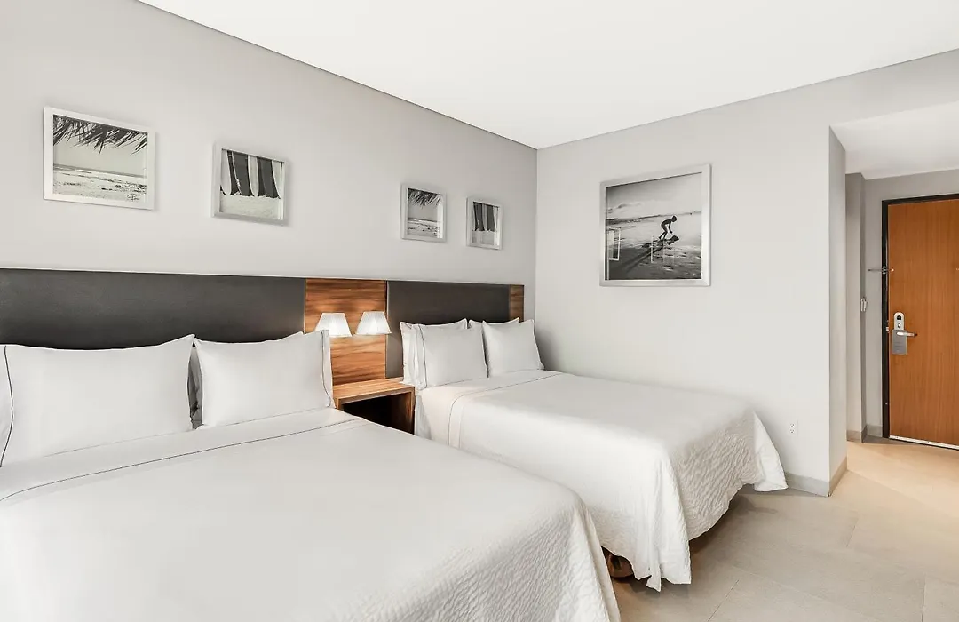 Fiesta Inn Express Cancun Cumbres-1