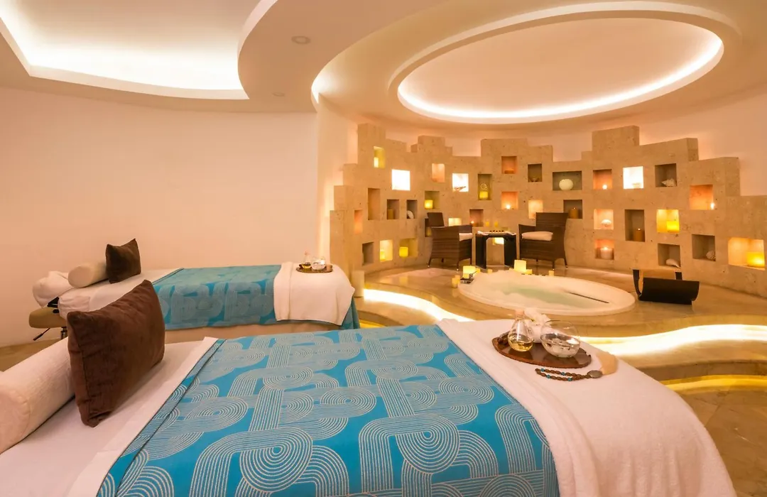 Altitude At Krystal Grand Cancun-1