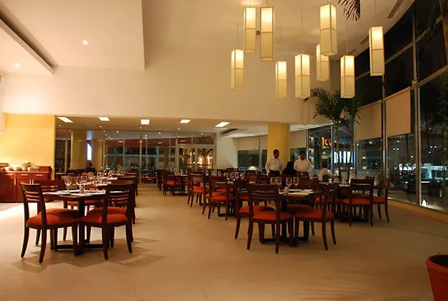 Krystal Urban Cancun & Beach Club-1