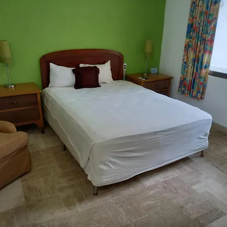 Nirvana Hotel - Cancun Hotel Zone-2
