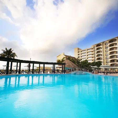 The Royal Islander - An All Suites Resort-3