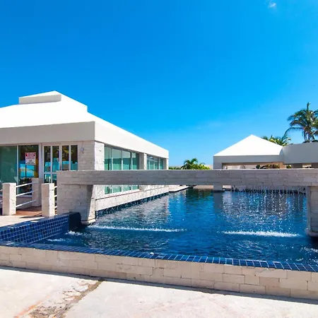 Solymar Condo Beach Resort By Casago-3