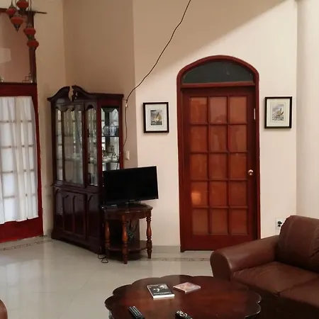 Mansion Giahn Bed & Breakfast-2