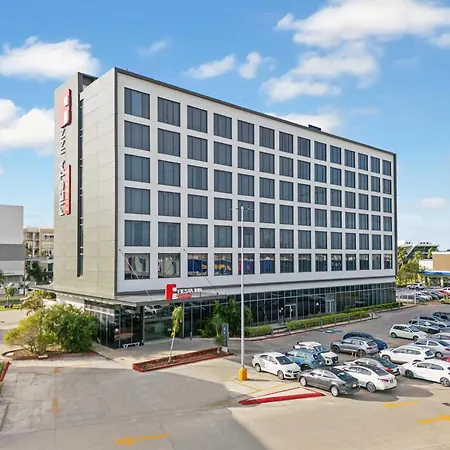 Fiesta Inn Express Cancun Cumbres-2