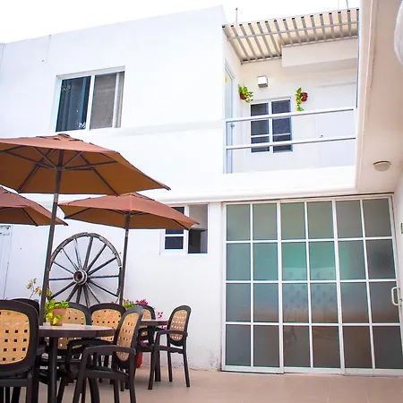 Moloch Hostel & Suites-3