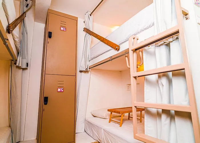 Nomads Party Hotel Cancun