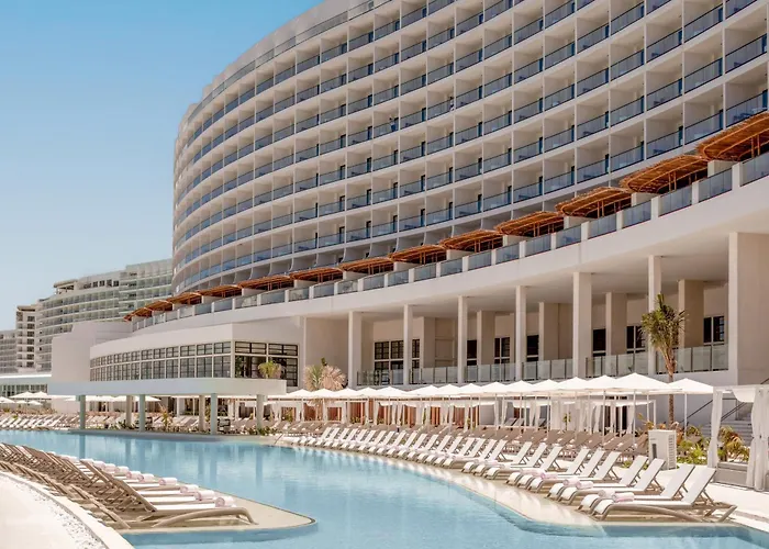 Hotels in CancunAva