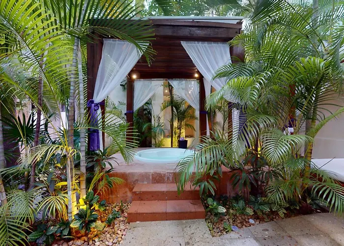 Oasis Palm Hotel Cancun