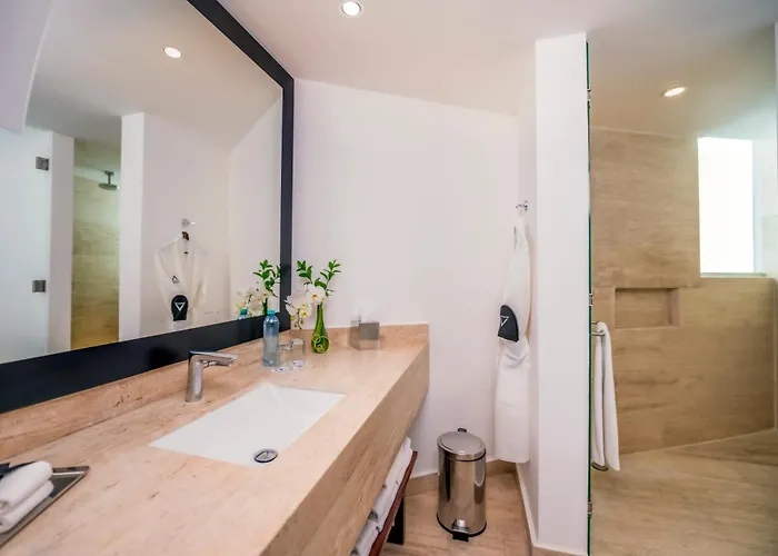 Hotels in CancunKrystal Grand All Inclusive